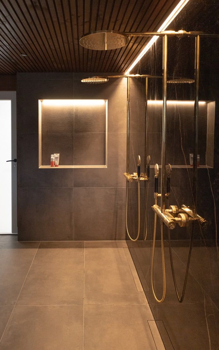 Illuminazione d'atmosfera in bagno. LedStore.fi